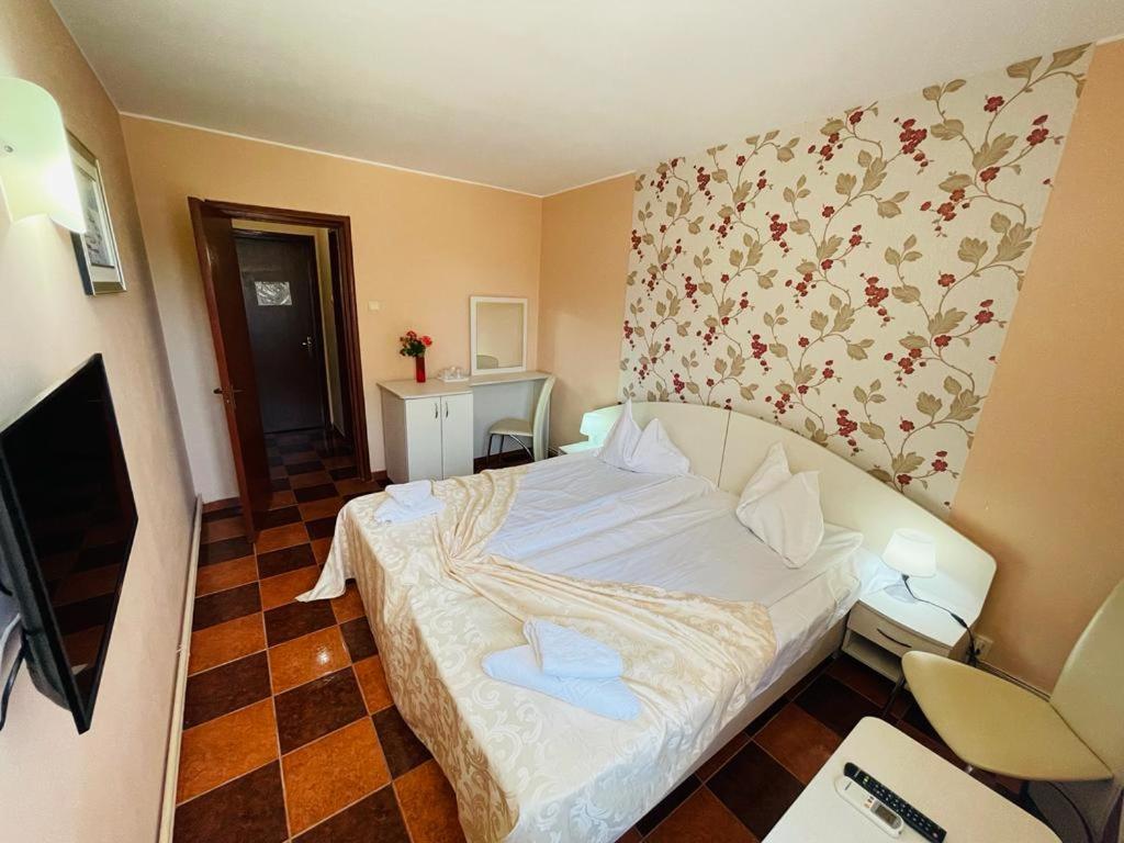 Hotel Turist Neptun Buitenkant foto