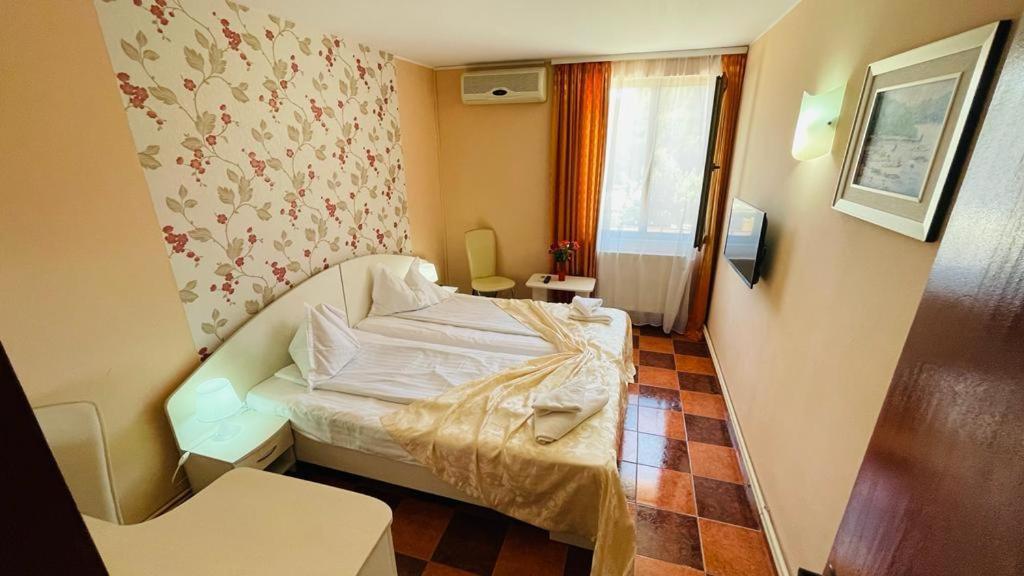 Hotel Turist Neptun Buitenkant foto
