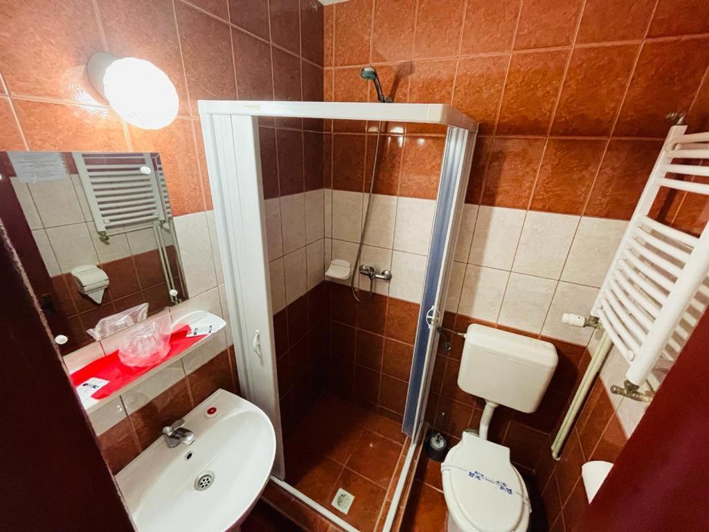 Hotel Turist Neptun Buitenkant foto